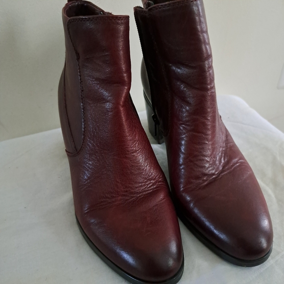 Womens Burgundy Leather Heeled Ankle Boots Side Zip Block Heel Fashion Size 8 - Picture 3 of 13